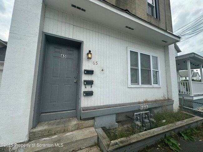 Photo - 65 Center St