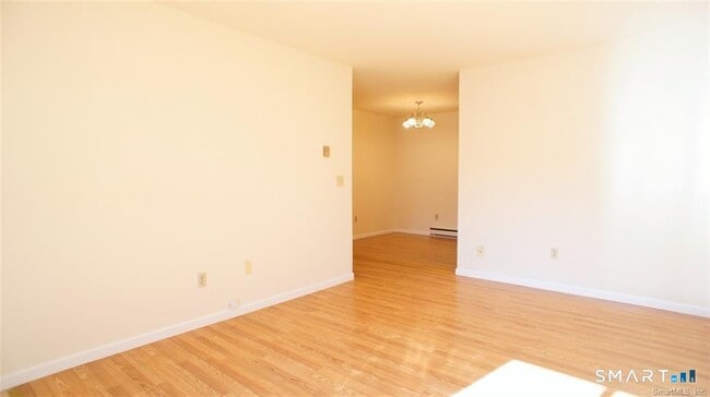 Photo - 37 Ferris Ave Unit 4