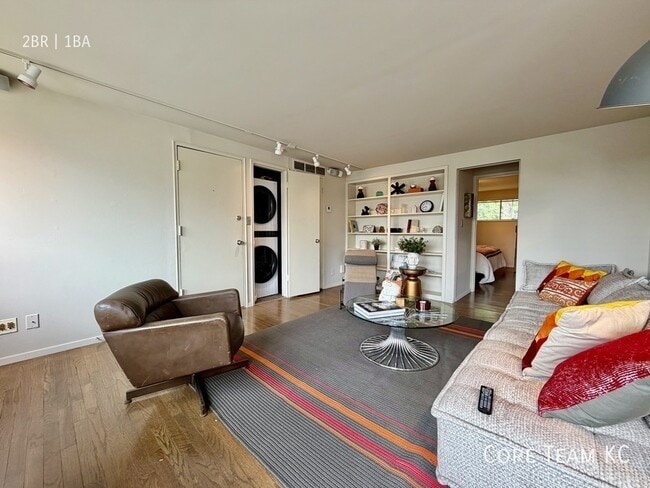 Photo - 1020 W 44th St Unit 7