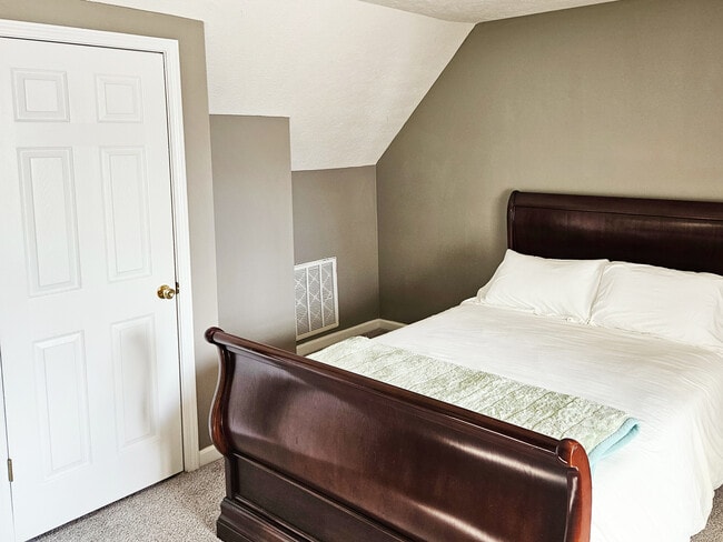 Photo - 1585 Cedar Springs Cir