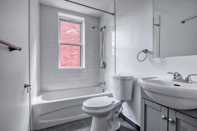 Photo - 3421 Rue Durocher Unit 306
