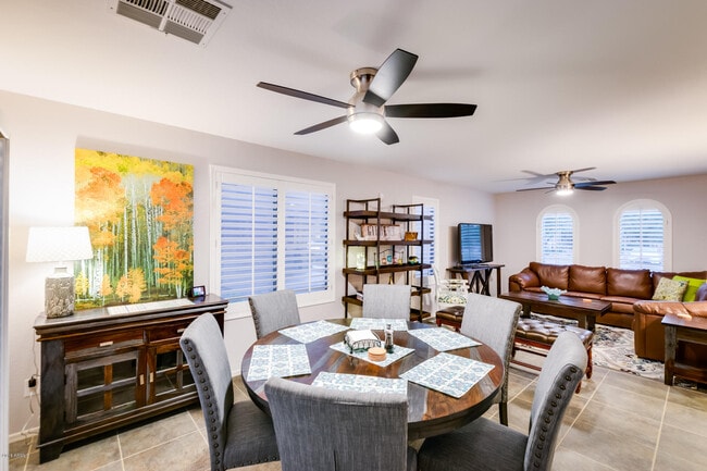 Photo - 3327 E Loma Vista St