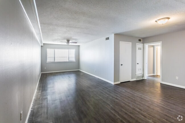 2BR, 1BA - 950SF - Living Room