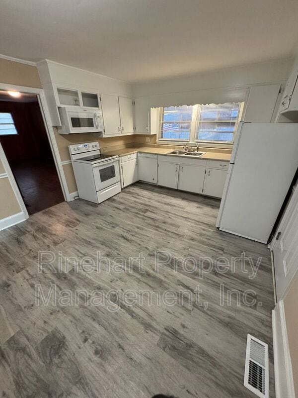 1042 Westover Cir