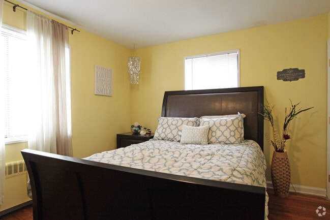 Master Bedroom - New Castle Crossing