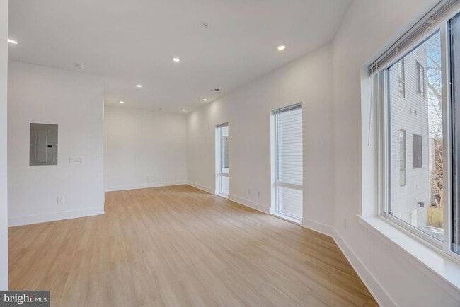 Photo - 4200 Lancaster Ave Unit 401