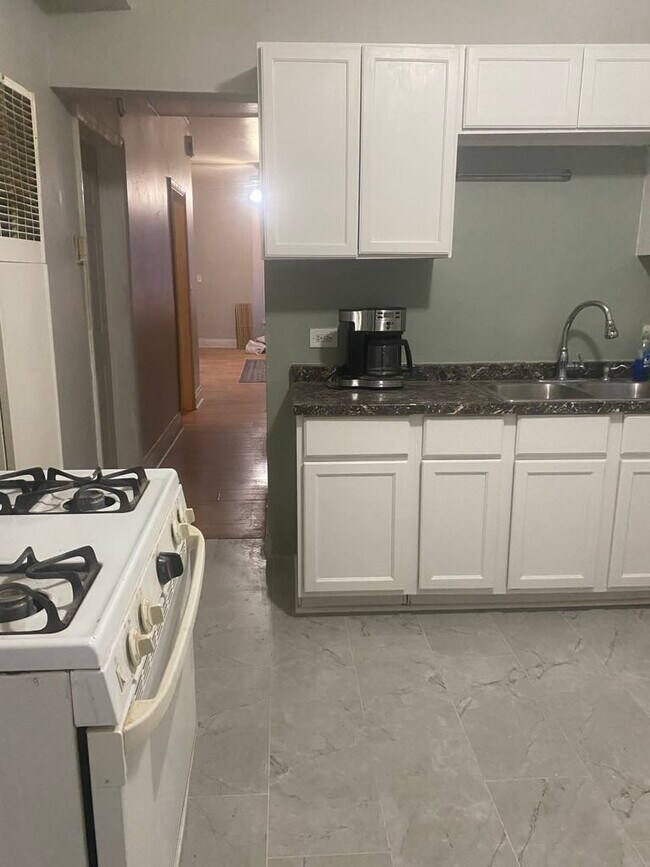 Photo - 3517 W Dickens Ave