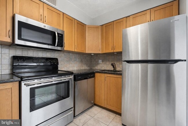Photo - 1420 Locust St Unit 15B