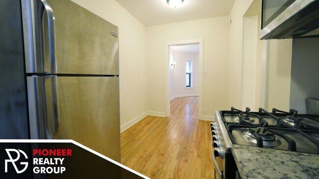 Photo - 4034 N Ashland Ave Unit 4038.5-W2