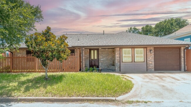 Photo - 803 Sealy Ave