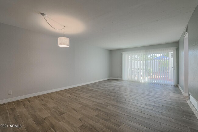 Photo - 3640 N 70th St