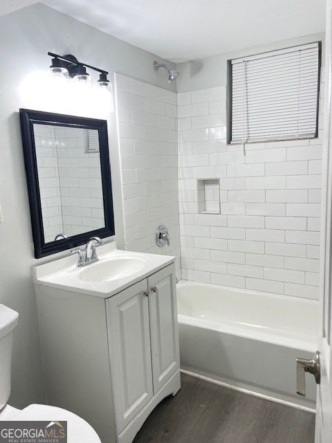 Photo - 665 Barnes Dr