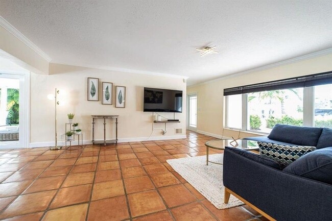 Photo - 2101 NE 15th St