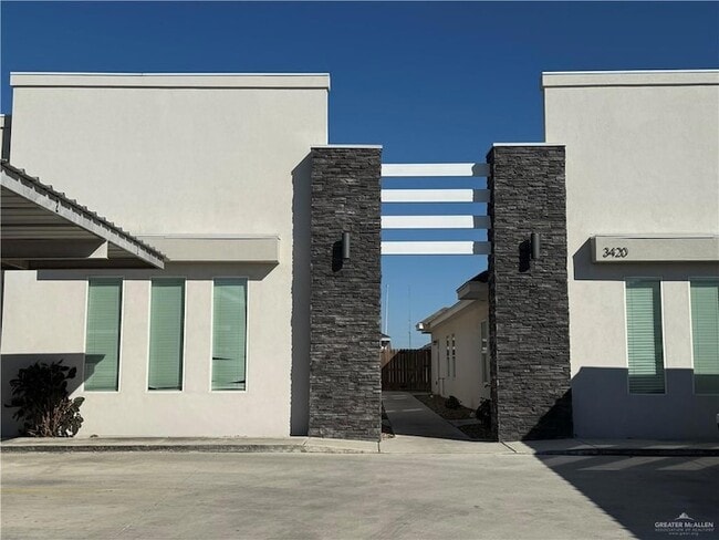 Building Photo - 3420 Golden Nugget Unit 3