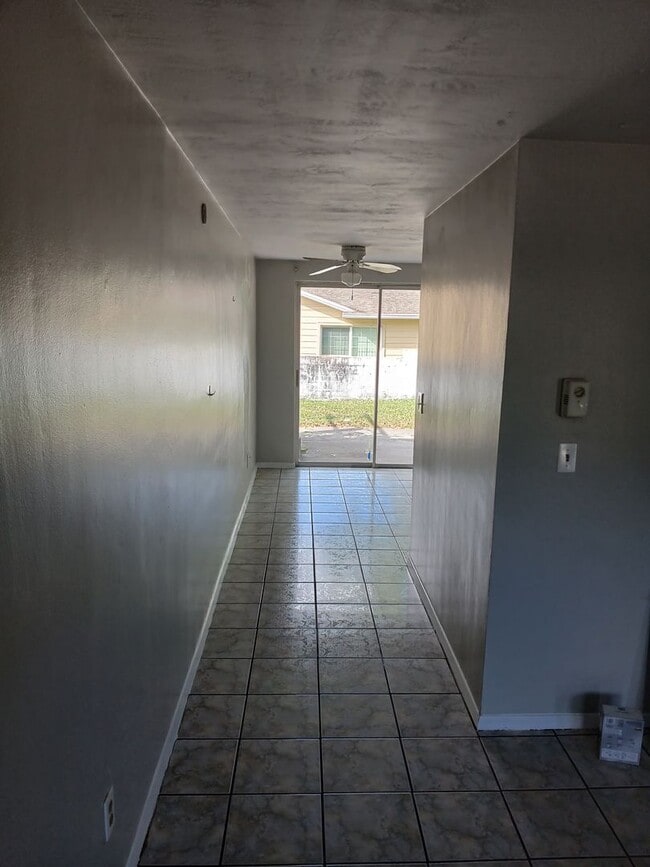 Photo - Updated 2 Bed / 2 Bath Home for Rent – Nea...