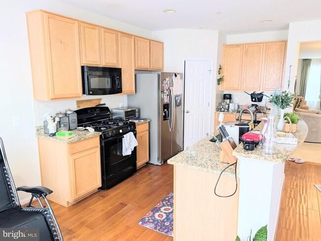 Photo - 9543 Center St