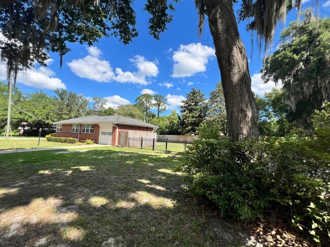 Photo - 1377 Tiber Ave
