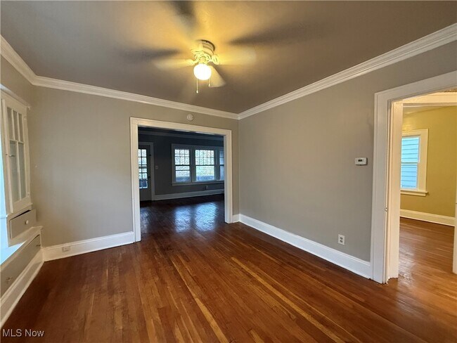 Photo - 888 Helmsdale Rd Unit UP