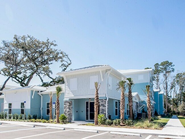 Building Photo - Village at Hyde Park Rental