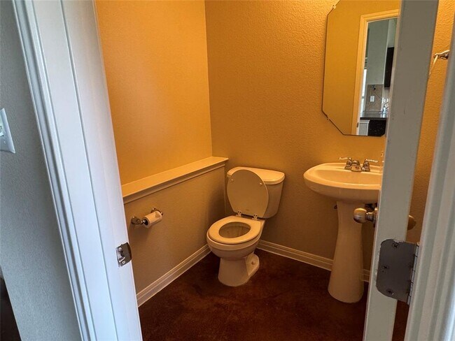 Photo - 4503 Esper Ln Unit 302