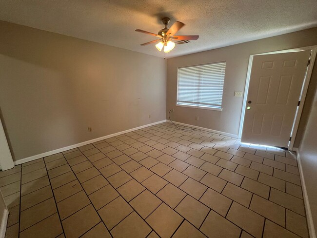 Photo - 467 30th Pl Unit B