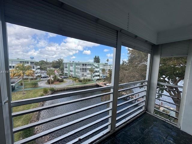 Building Photo - 2761 Taft St Unit 408