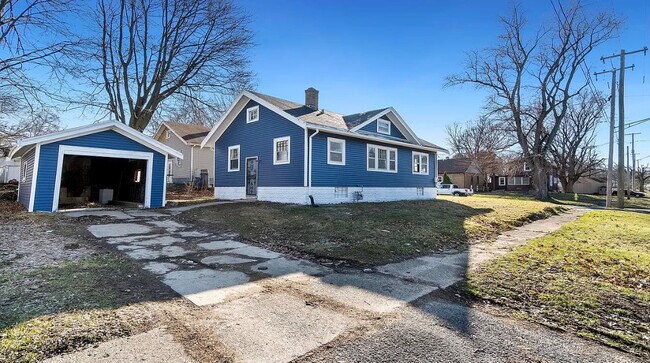 Photo - 329 N Henrietta Ave