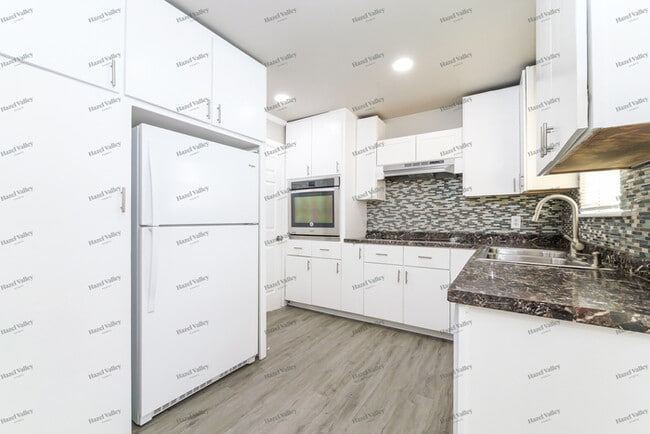 Photo - 806 S Meadow Ln