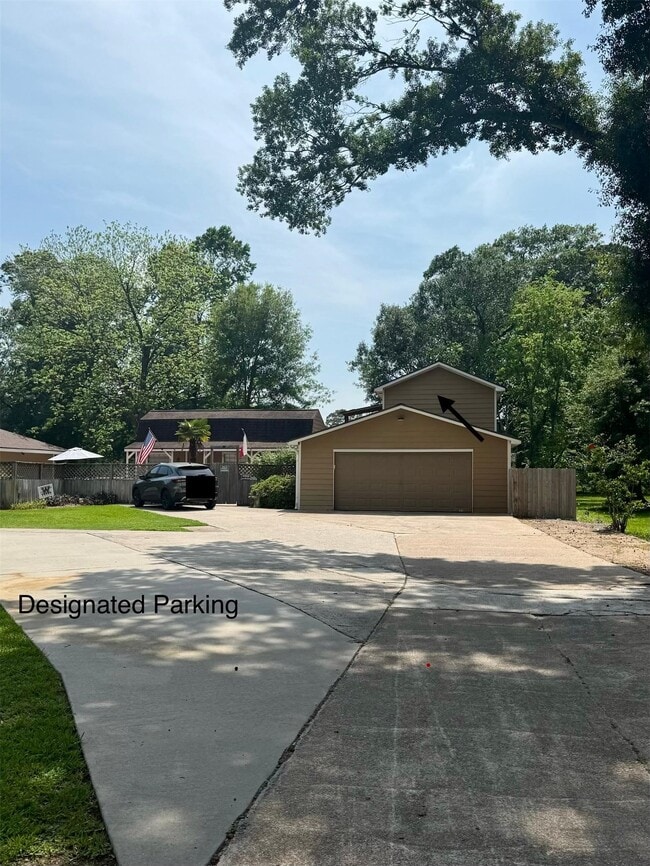 Building Photo - 17903 Strack Dr Unit Garage