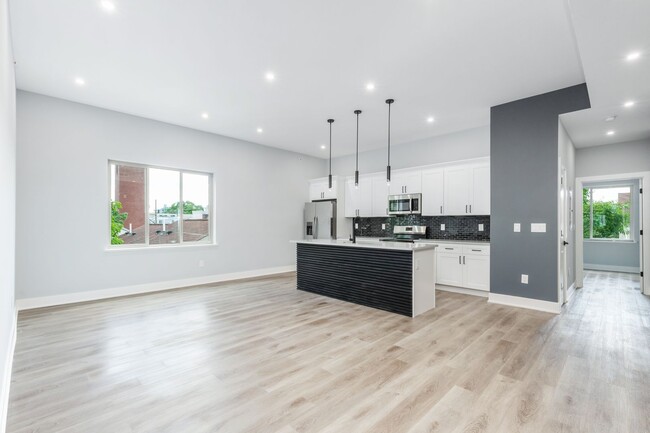 Building Photo - Brand New 2 Bedroom Apartment in Modern Bu... Unit Apt. 3