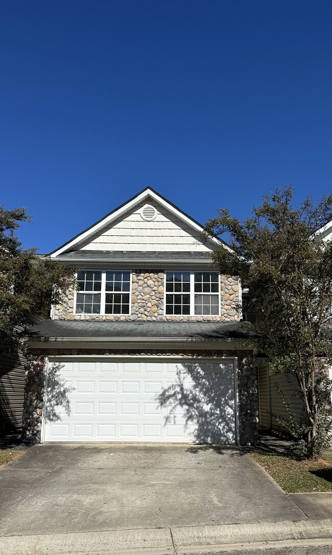 Building Photo - 200 Timber Wolf Trail