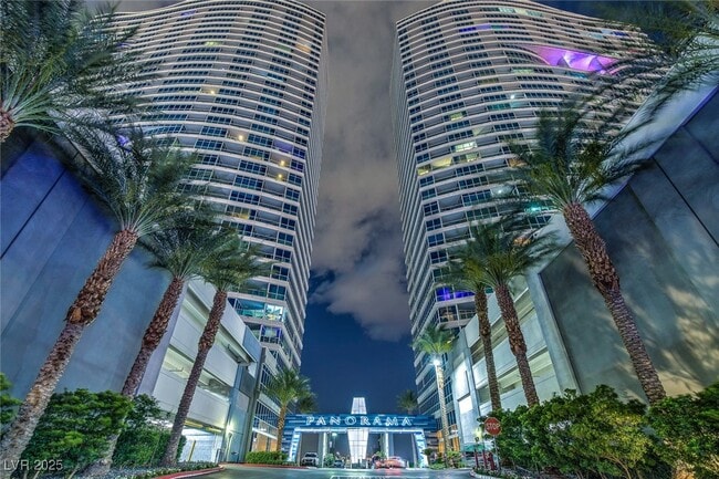 Building Photo - 4525 Dean Martin Dr Unit 1010 Rental