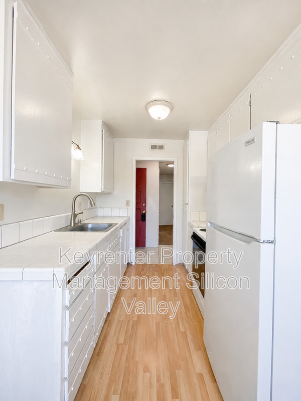 Building Photo - 1104 Delna Manor Ln