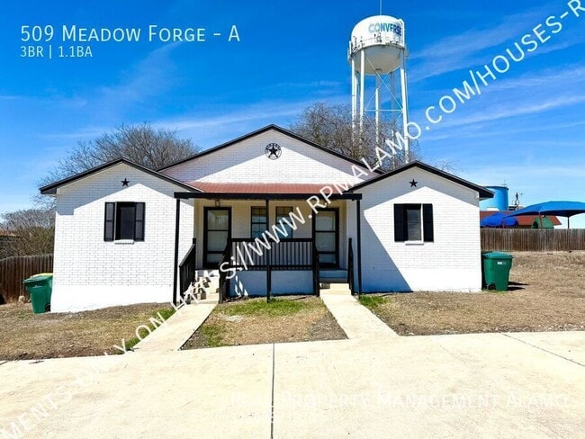 Building Photo - 509 Meadow Forge Unit A