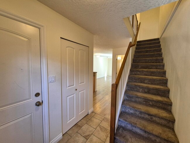 Photo - 1919 Maple Avenue South