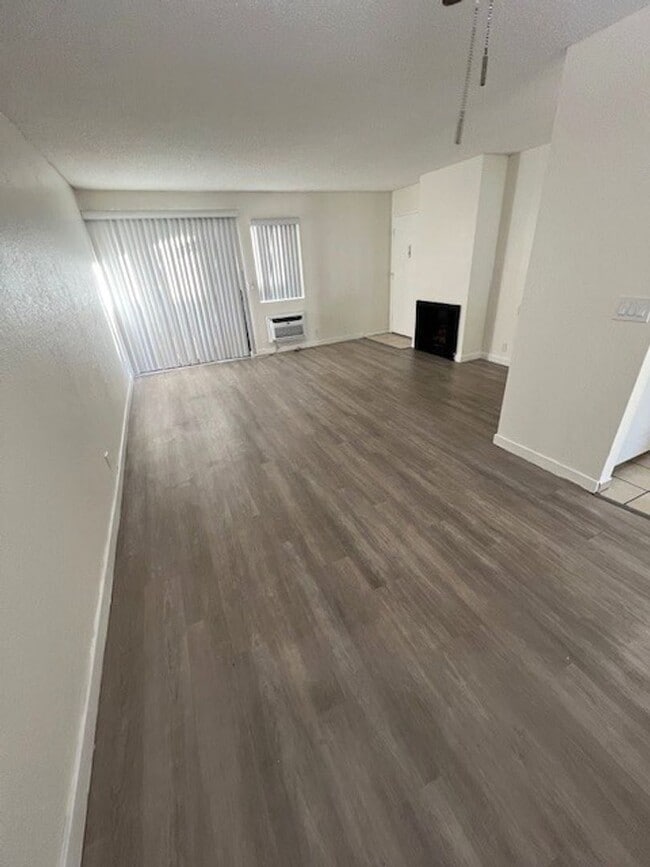 Building Photo - 9929 Sepulveda Blvd Unit 108