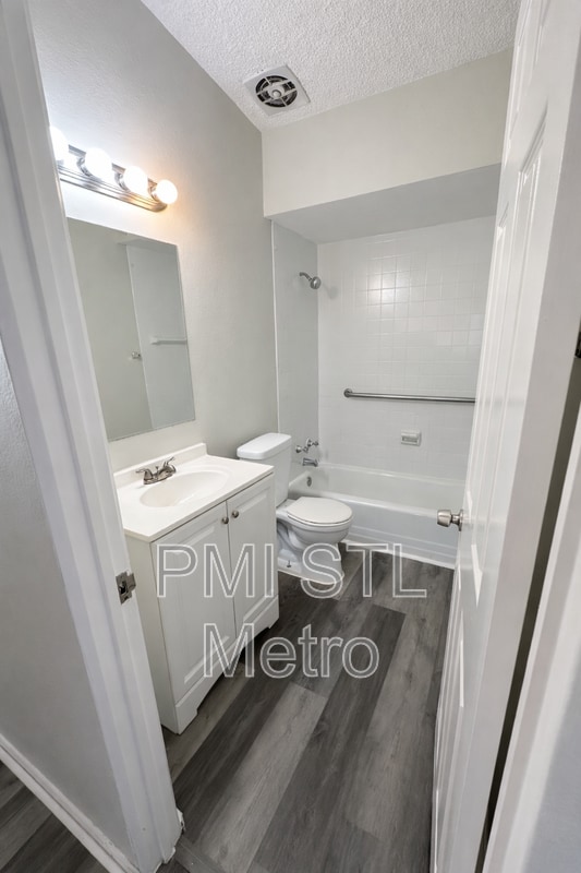 Photo - 8439 Alder Ave