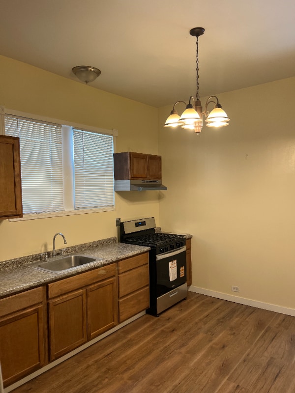 Photo - 705 W 81st St