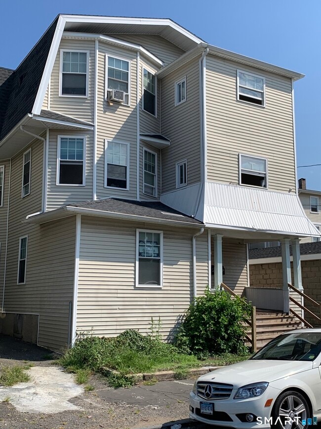 Building Photo - 231 Spring St Unit 3rd Floor