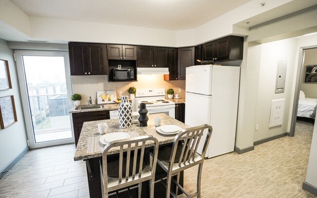 Photo - 246 Albert St