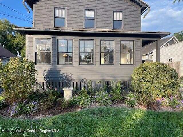 Photo - 830 Union St