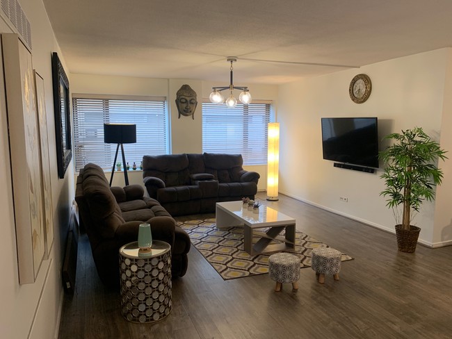 Sala de estar - 19 1st St S Unidad B308