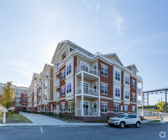 One Dutchess Luxury Waterfront 1, 2, & 3 B... Apartments Poughkeepsie