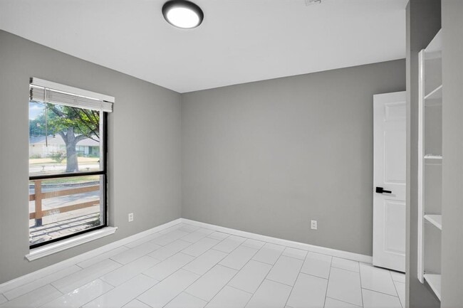 Photo - 505 Oak Ridge Dr