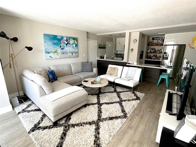 Building Photo - 720 Bayshore Dr Unit 205 Rental