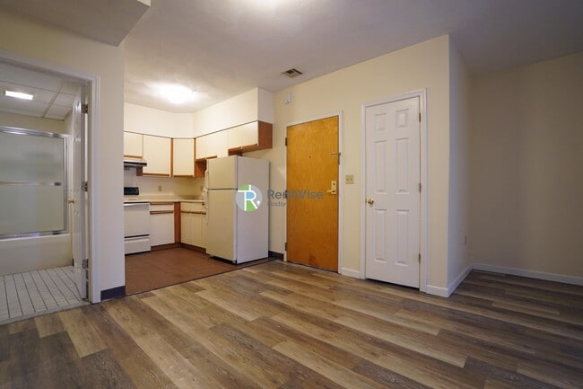 Photo - 81 Essex St Unit 63