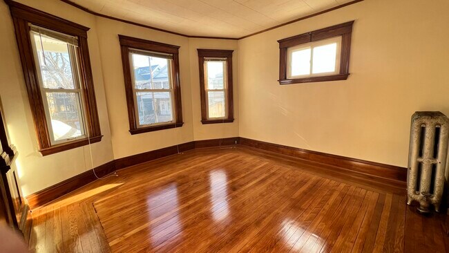 4 High St Unit 2