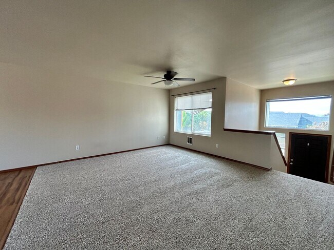 Photo - 1911 West Peakview Drive