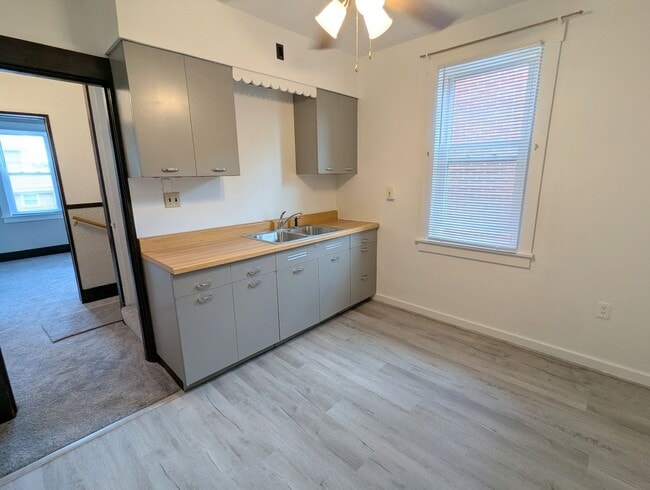 Photo - wes2104 Unit 2F