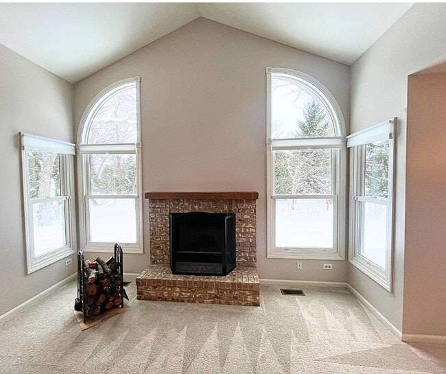 Photo - 925 Hartford Dr